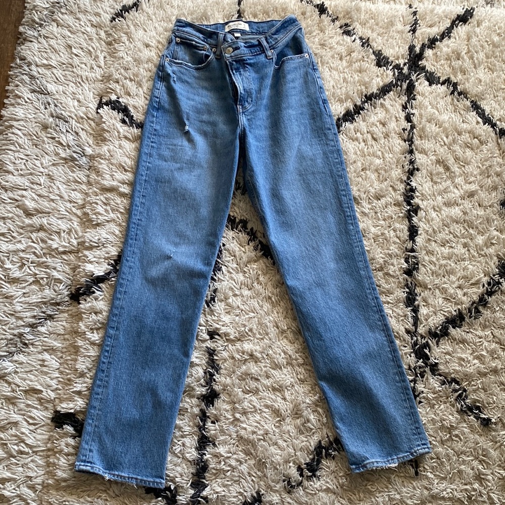Abercrombie & Fitch 90s Straight Ultra High Rise